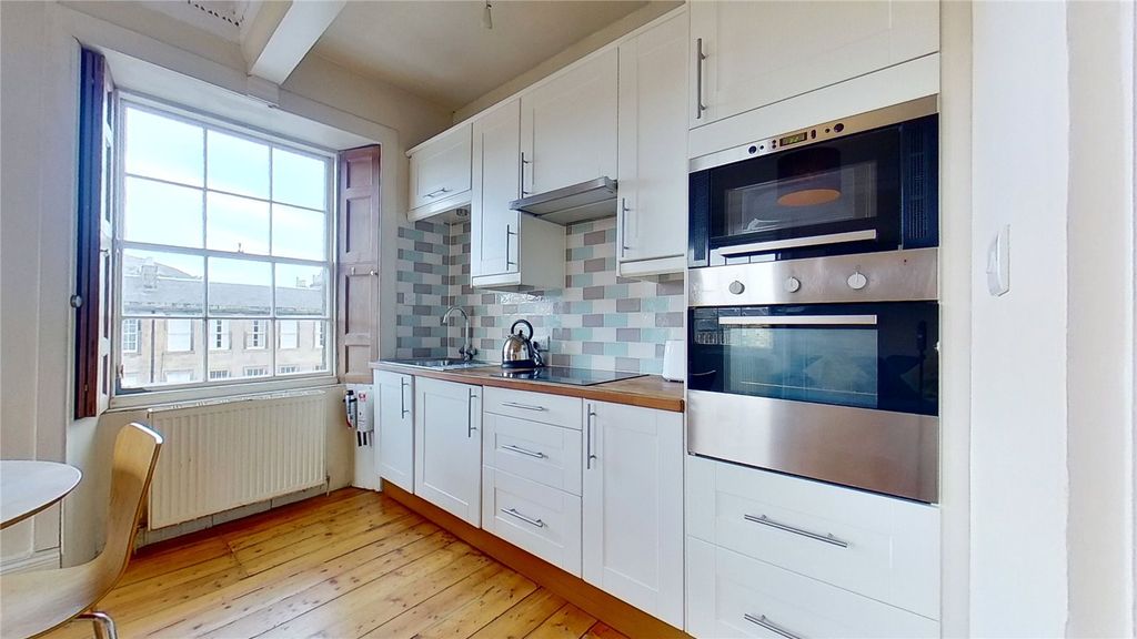 Property photo 3 of 10 Photo 3