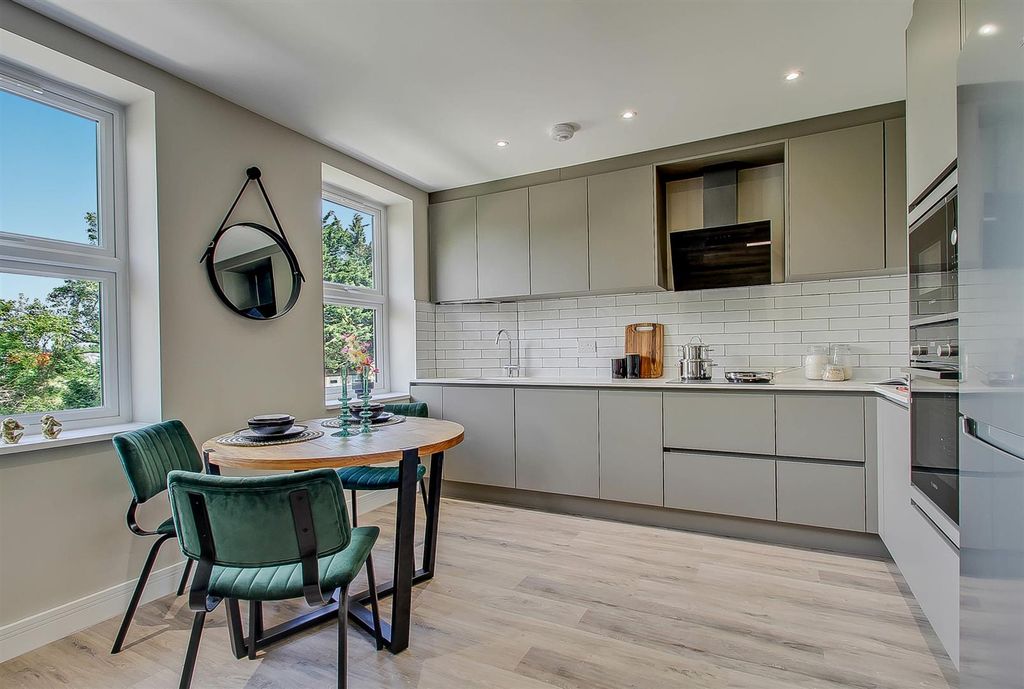 Property photo 2 of 10 Img_4139-Img_4141.Jpg