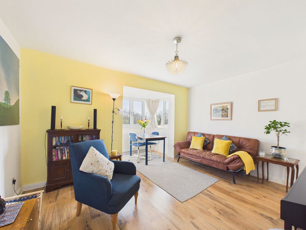 Property photo 2 of 9 Lounge