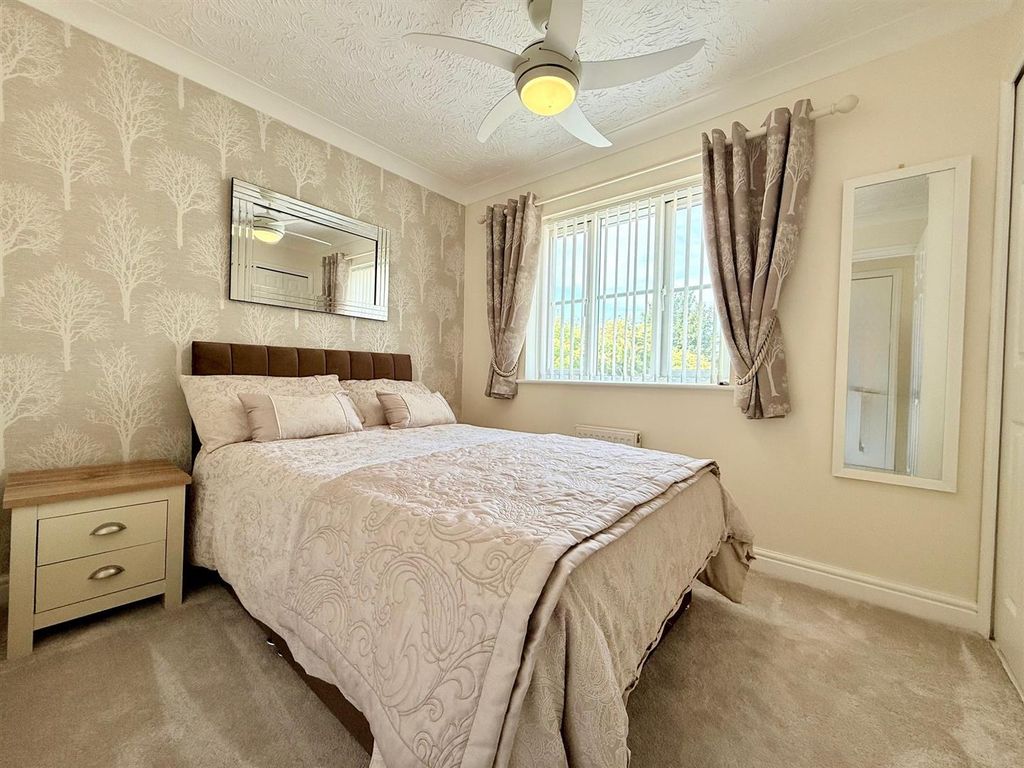 Property photo 3 of 24 Bedroom 2