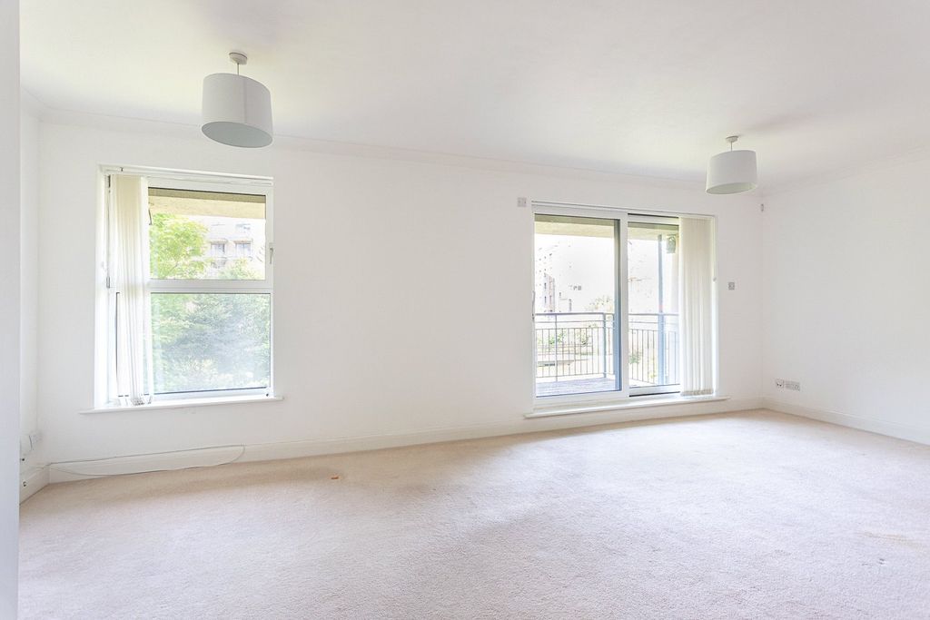 Property photo 2 of 24 Picture No. 02