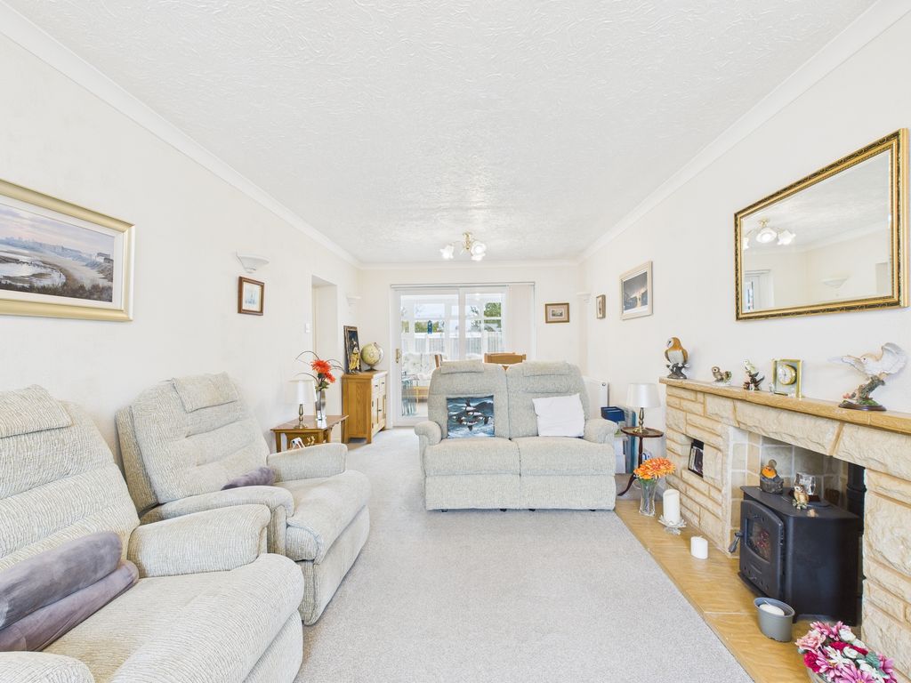 Property photo 3 of 22 Lounge/Diner