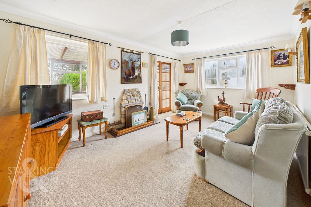 Property photo 2 of 21