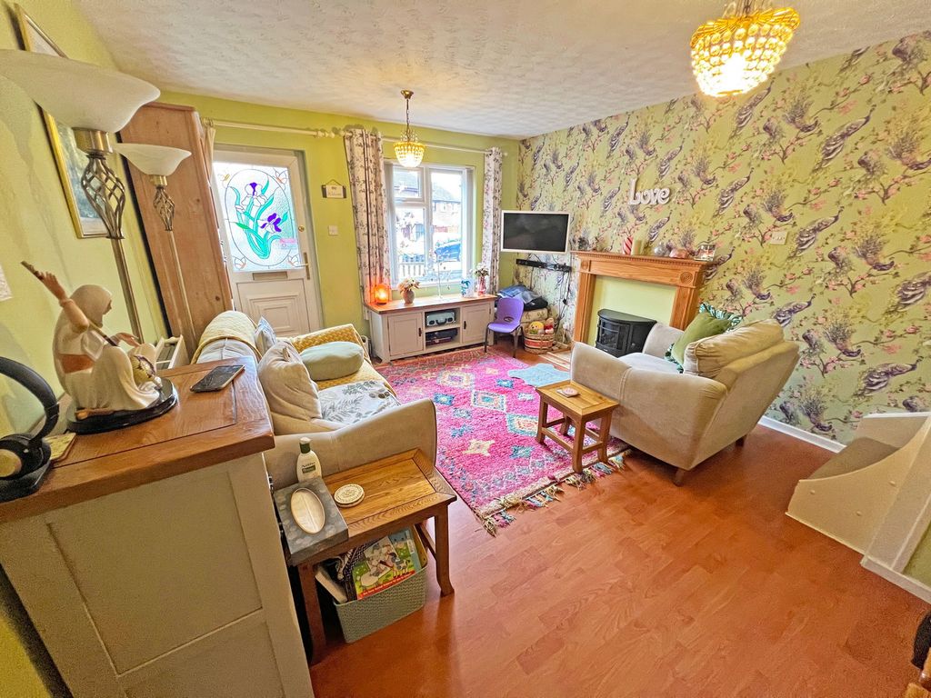 Property photo 2 of 23