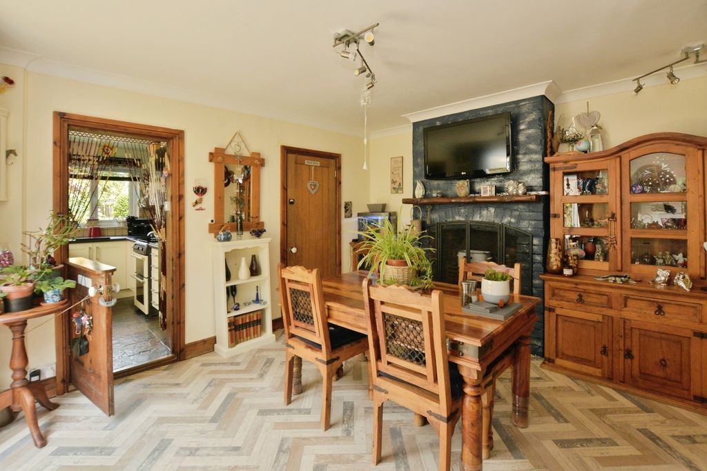 Property photo 3 of 20 Pbox-Img.Jpg