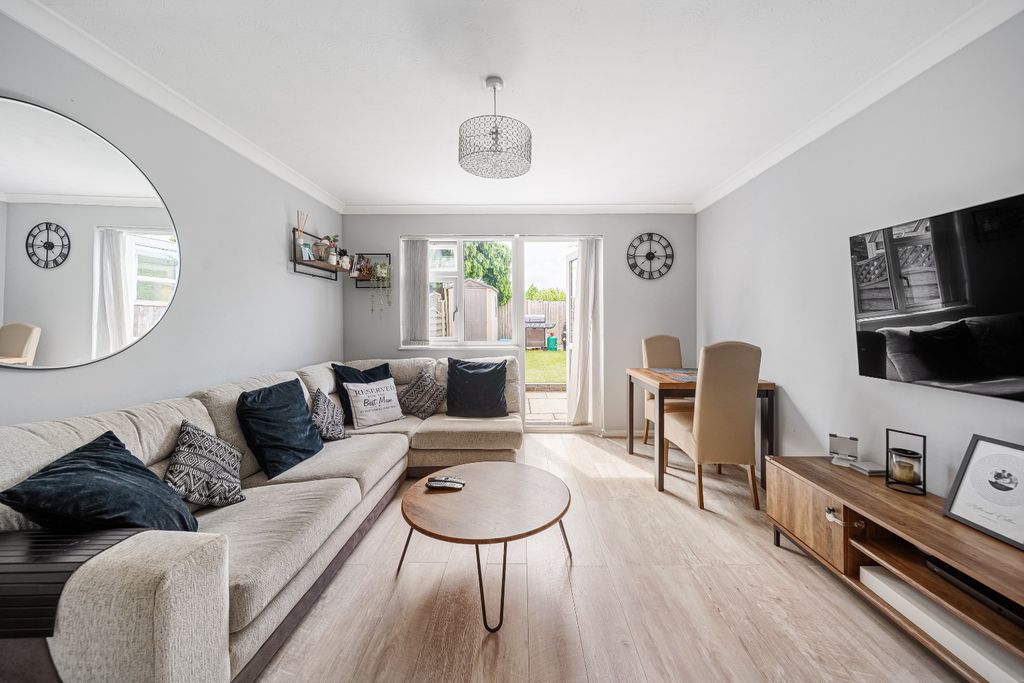 Property photo 2 of 11 4376273