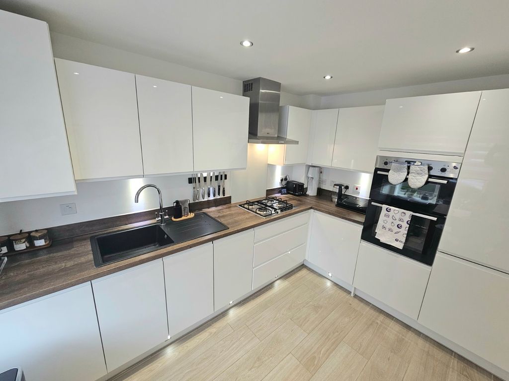 Property photo 3 of 12 Picture No. 04