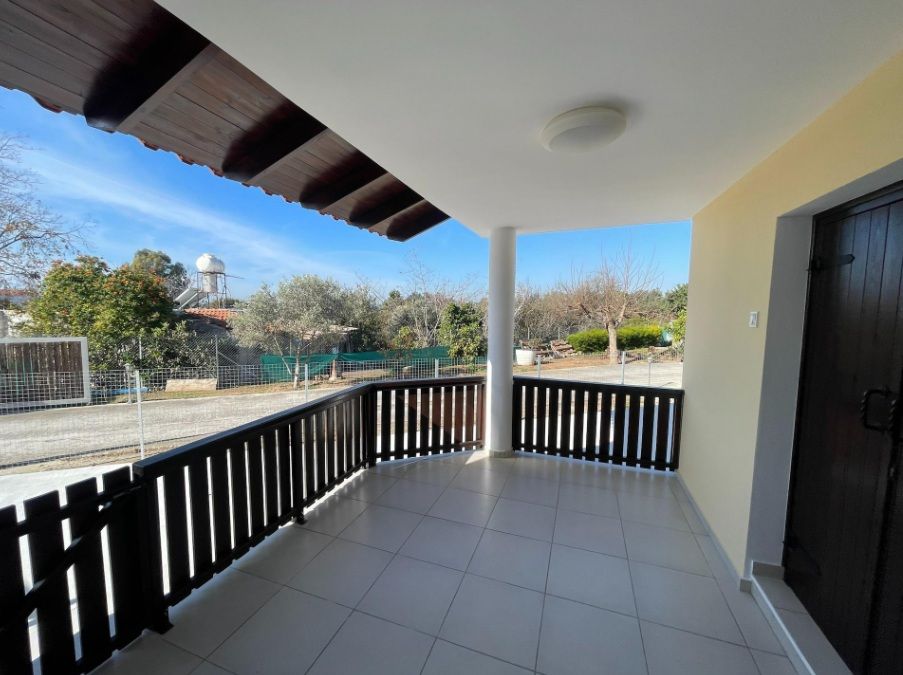 Property photo 3 of 25