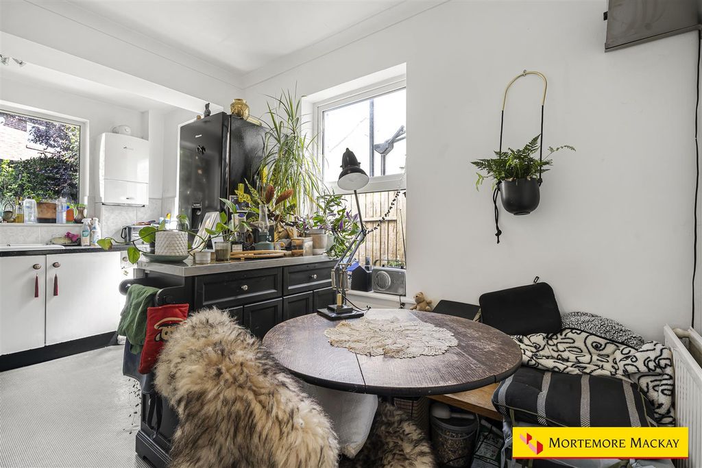 Property photo 3 of 17 10_57910_Watermarked.Jpg