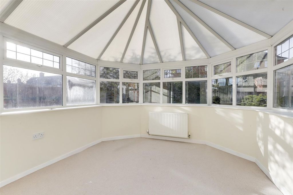 Property photo 3 of 27