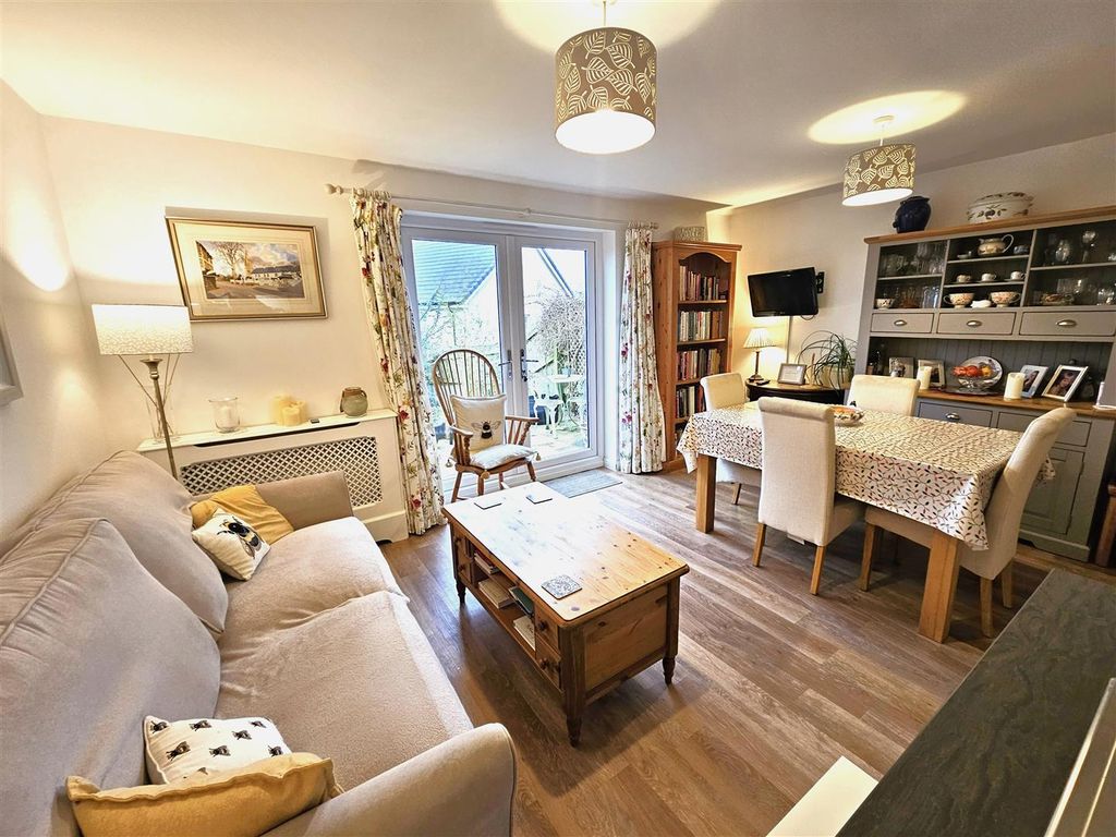 Property photo 2 of 15 Dining Area (2).Jpg