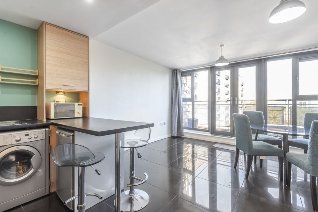 Property photo 1 of 7 890448 (3)