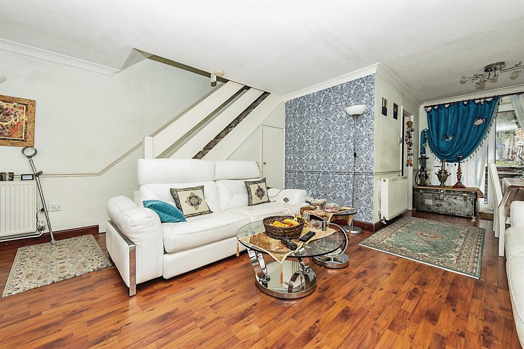 Property photo 2 of 13