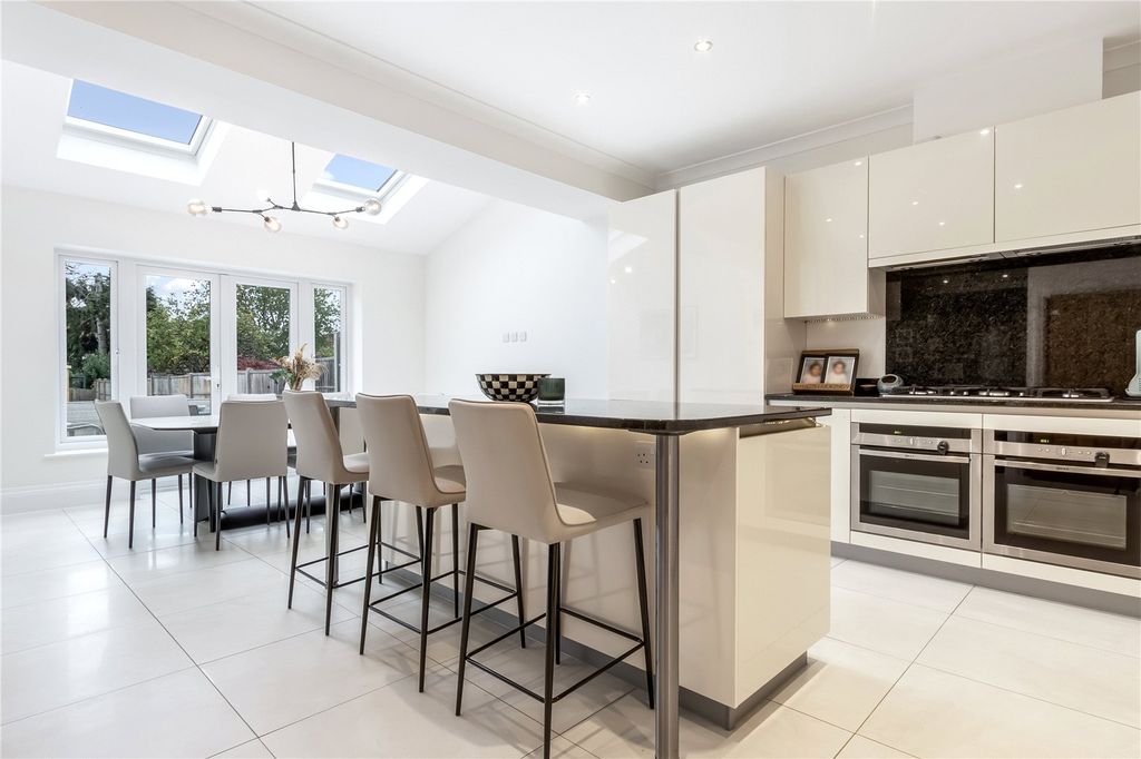 Property photo 3 of 27 Picture No. 26