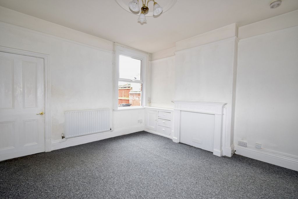 Property photo 3 of 12 Gallery