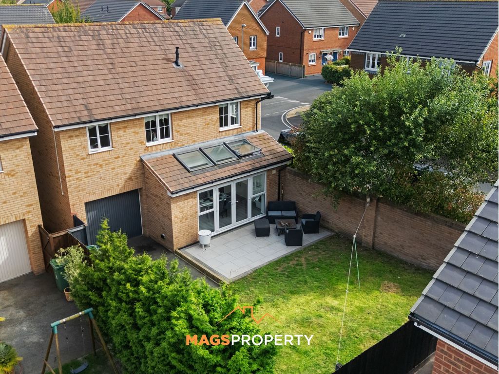 Property photo 2 of 32