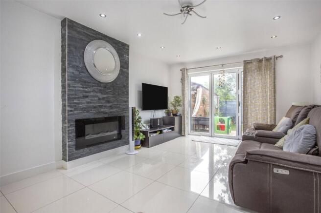 Property photo 3 of 11 12693_Slt240083_L_Img_01_0000_Max_656x437