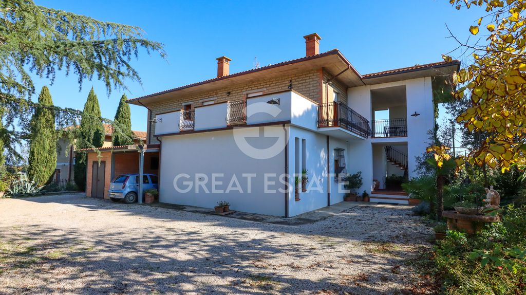 Property photo 3 of 40