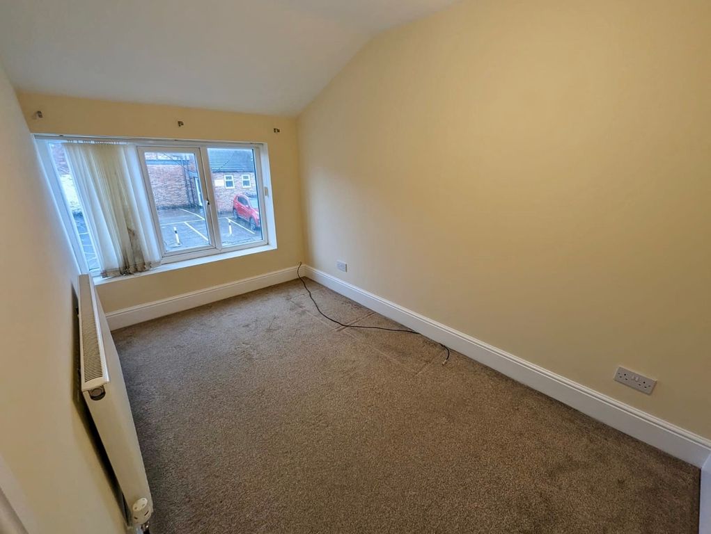 Property photo 3 of 5 Bedroom