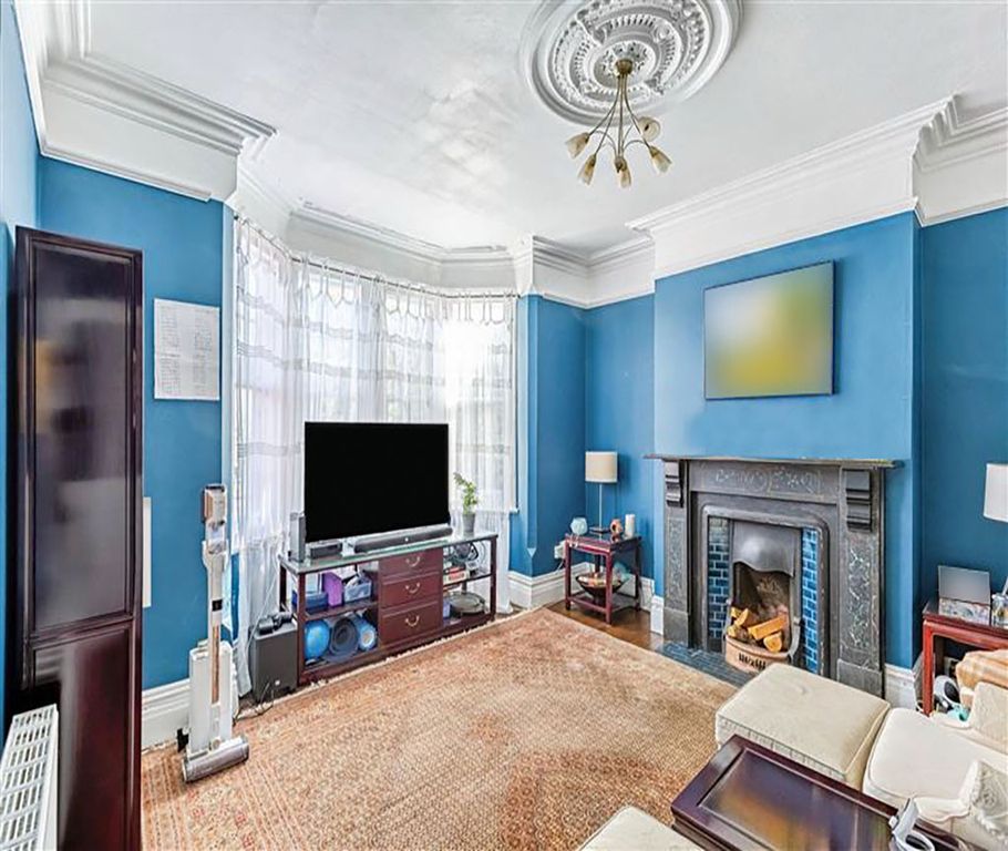Property photo 3 of 13
