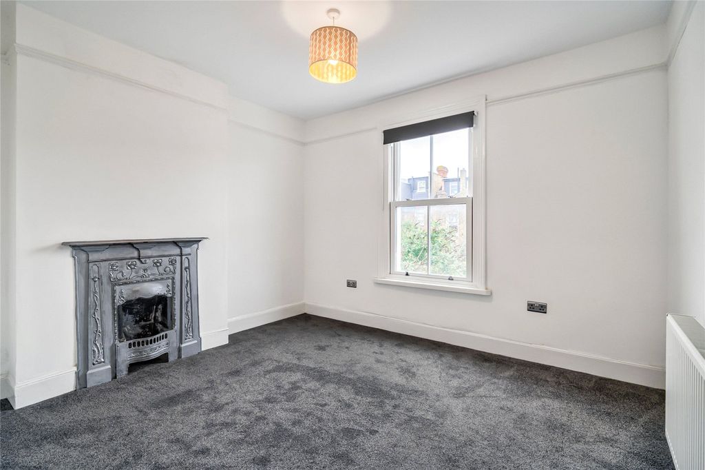 Property photo 2 of 18 Picture No. 06