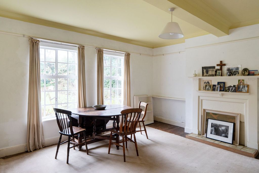 Property photo 3 of 14 Reception 2