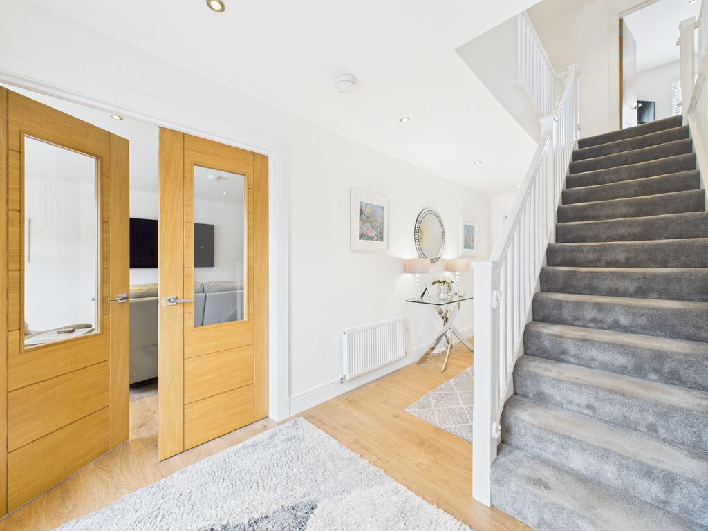 Property photo 2 of 43