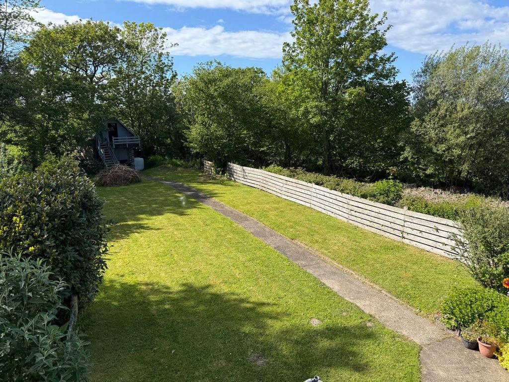 Property photo 3 of 35
