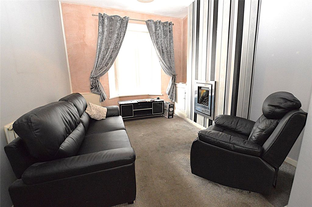 Property photo 2 of 12 Picture No. 06