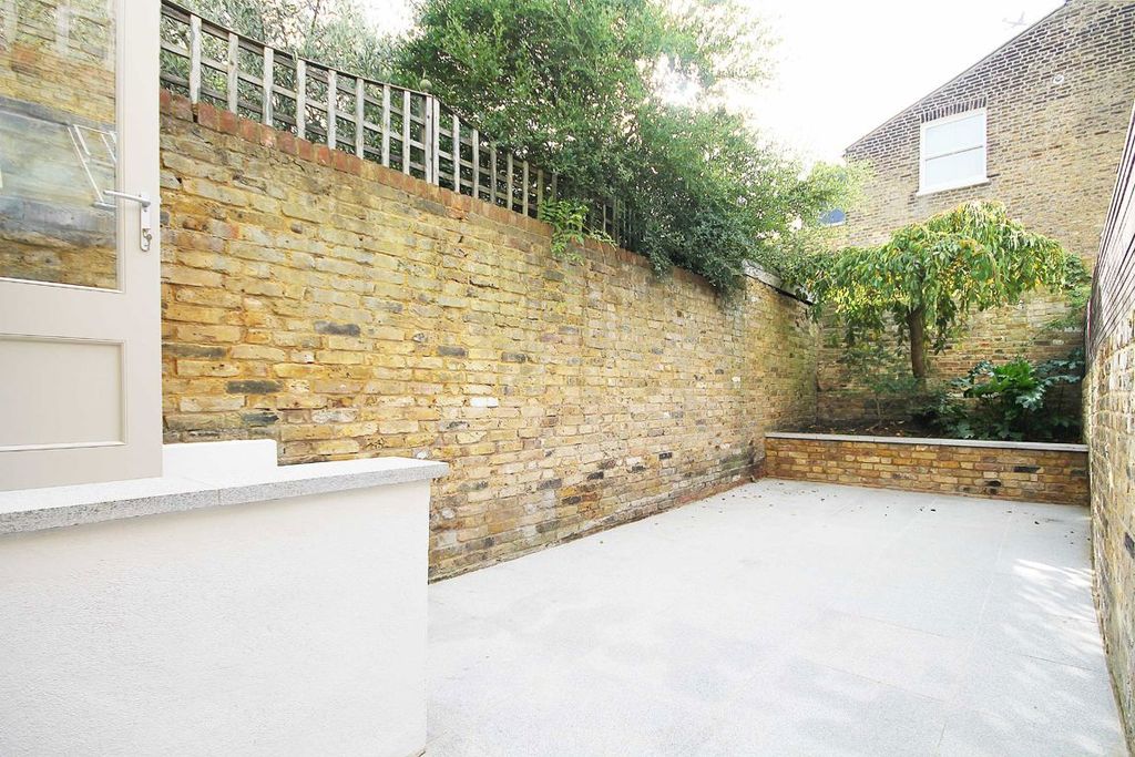 Property photo 3 of 9