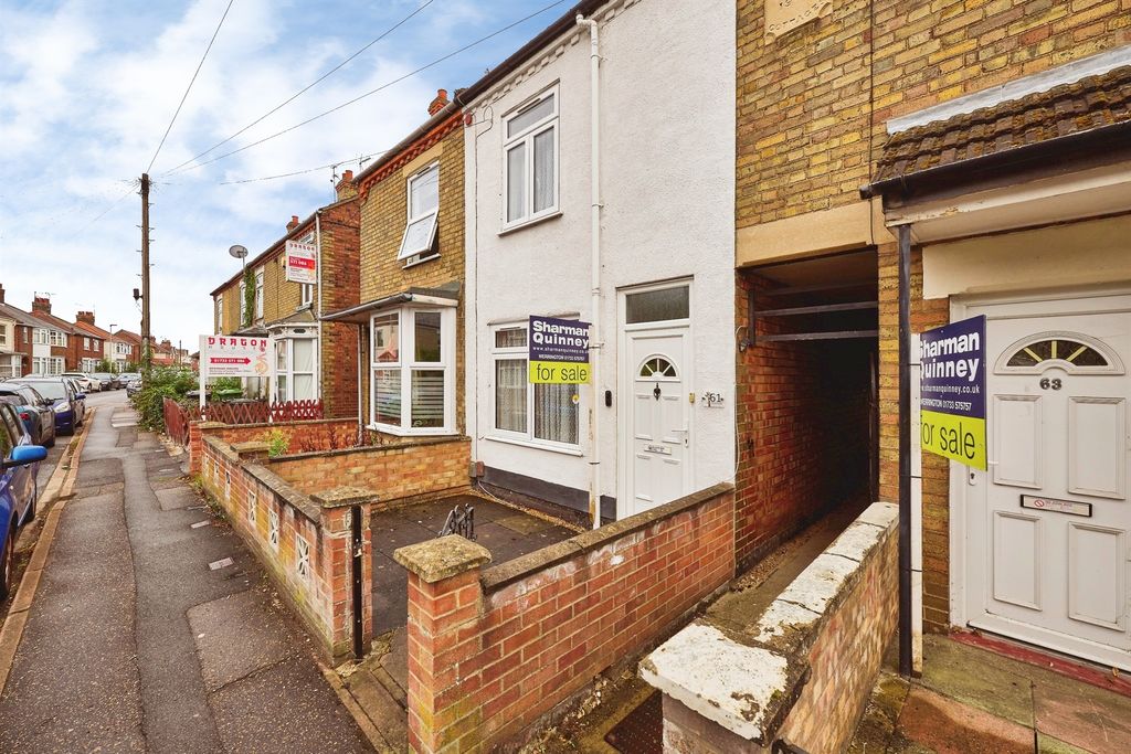 Property photo 1 of 12