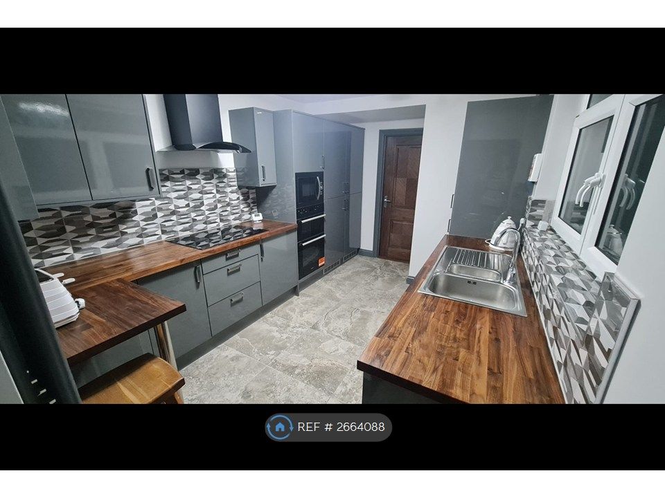 Property photo 3 of 35