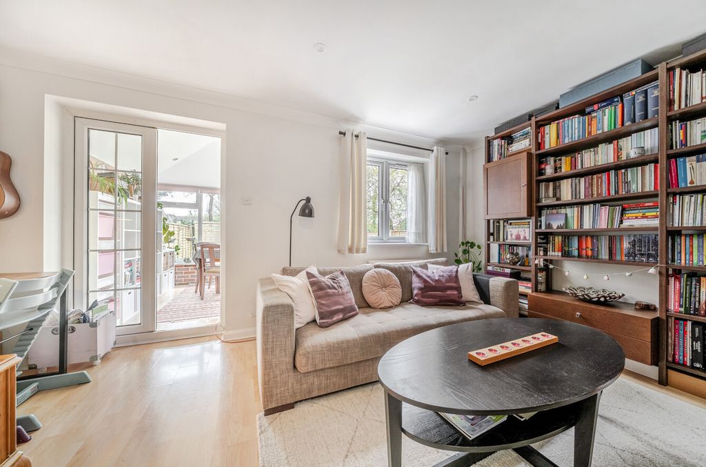 Property photo 2 of 18 1440952-7-69Dcf33...