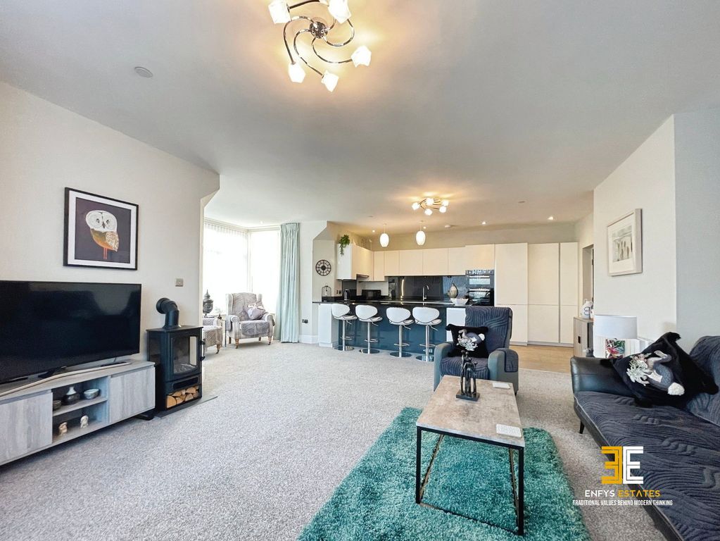 Property photo 3 of 40