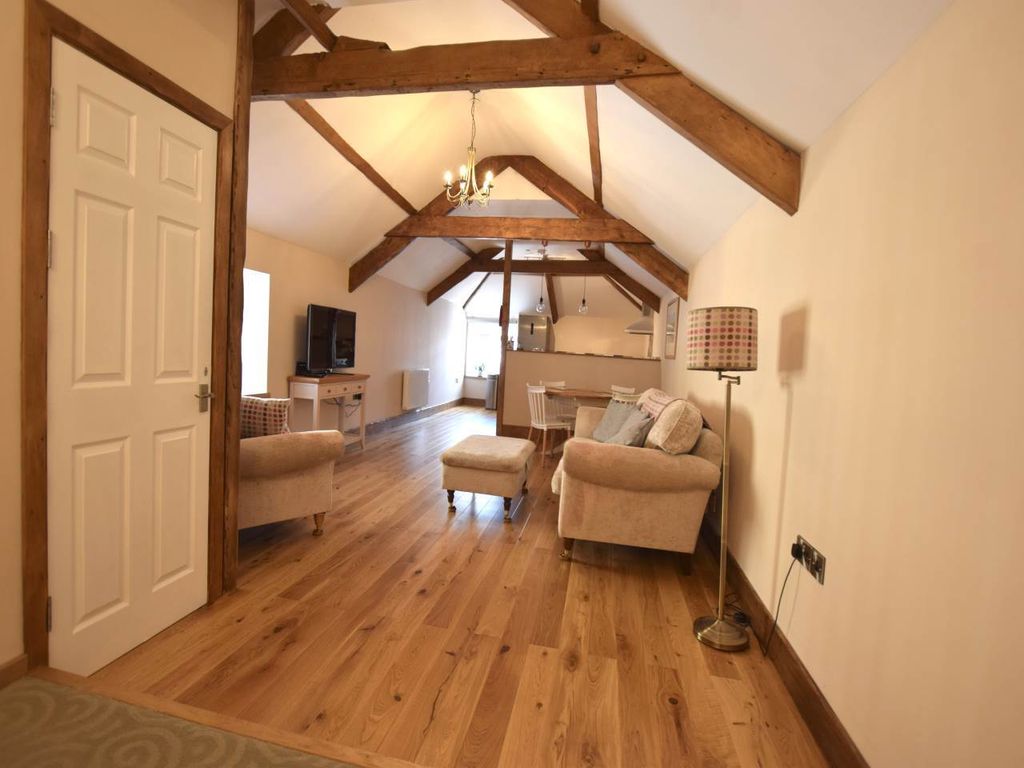 Property photo 3 of 10 Open Plan Lounge