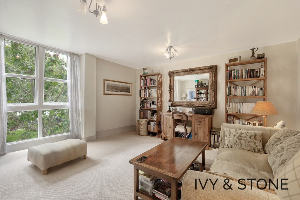 Property photo 2 of 14 3376974
