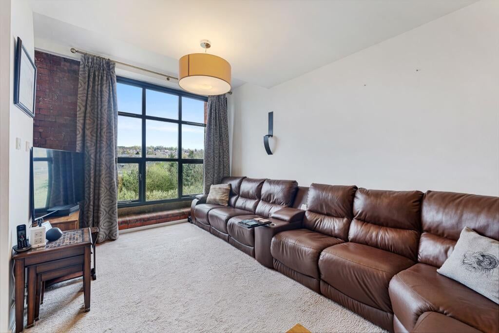 Property photo 2 of 24
