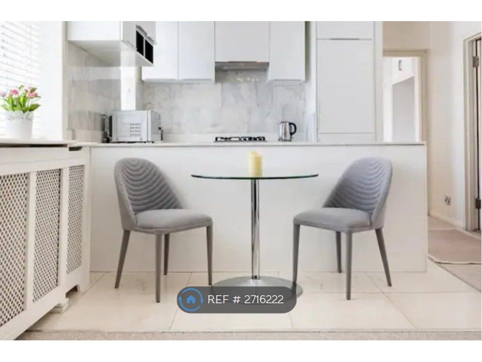 Property photo 3 of 9 Dining Area