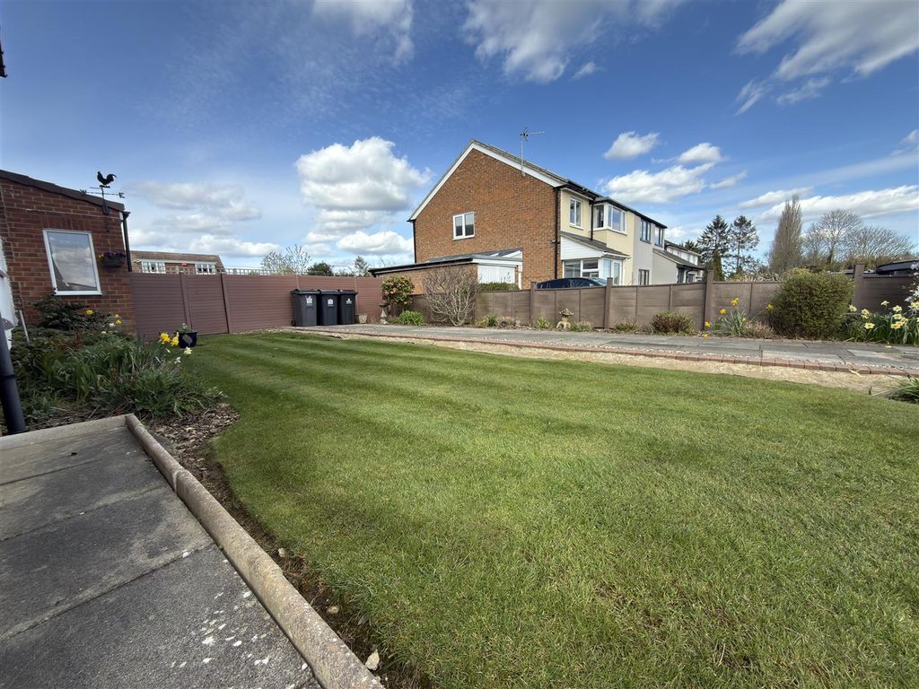 Property photo 2 of 24 Externally