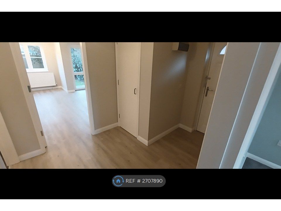 Property photo 2 of 13 Hallway..