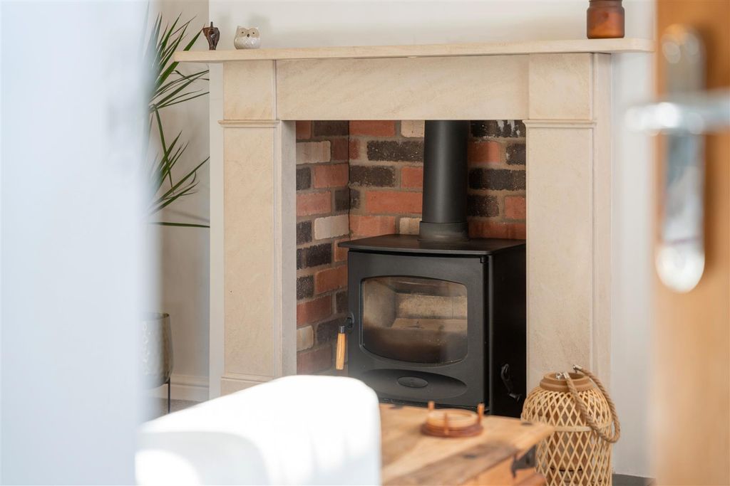 Property photo 3 of 19 Evans Drift-04.Jpg