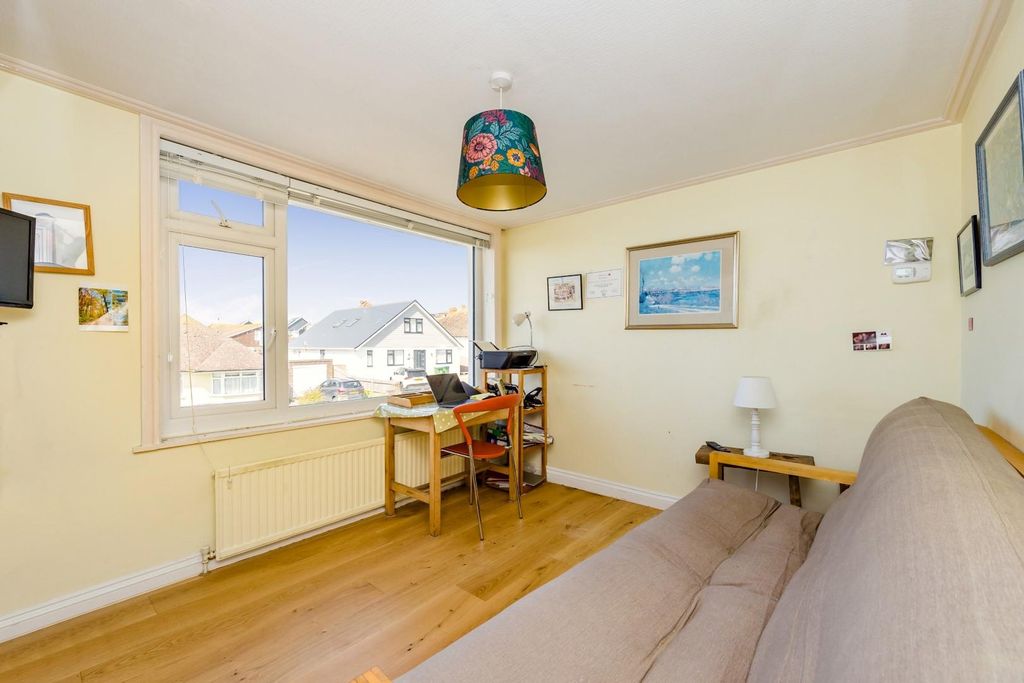 Property photo 3 of 13 Ardingly Road-8.Jpg