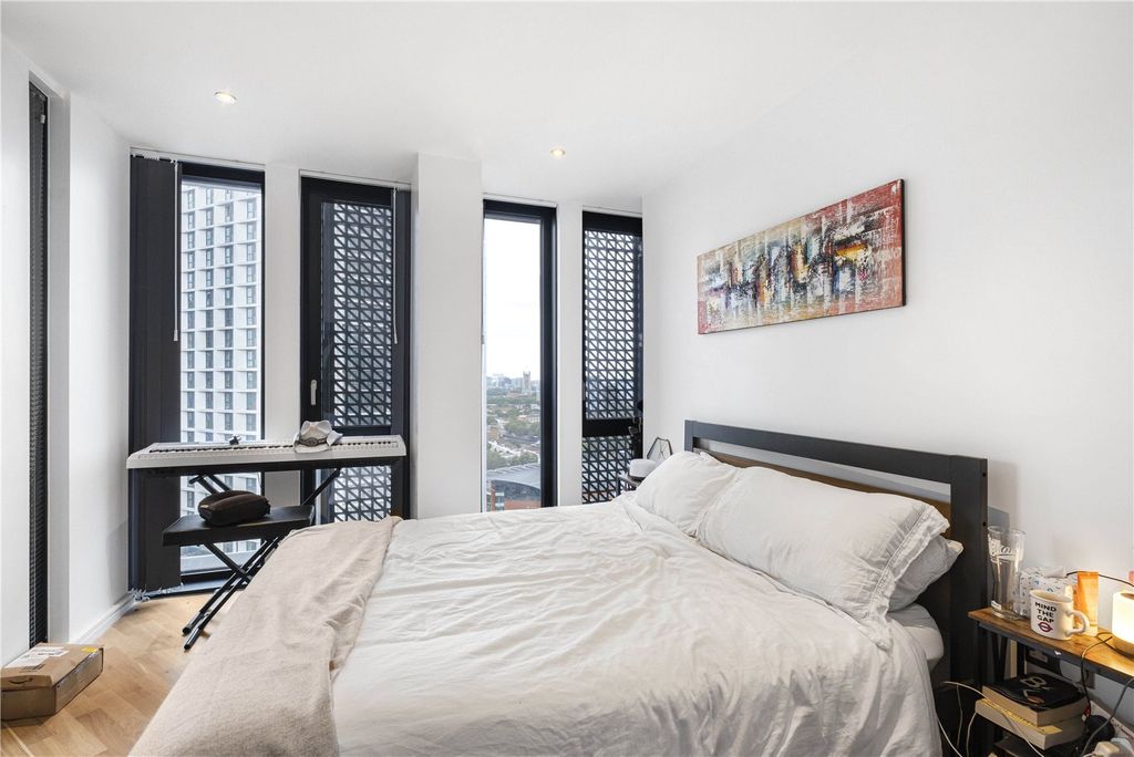 Property photo 3 of 11 Bedroom