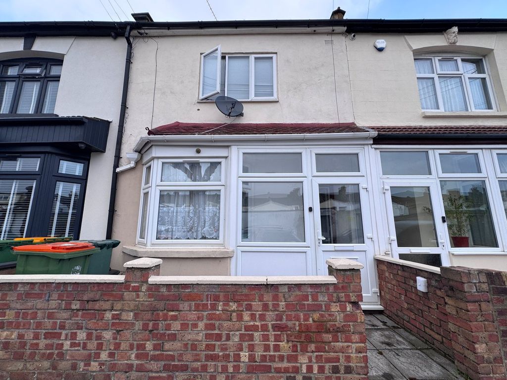Property photo 2 of 12