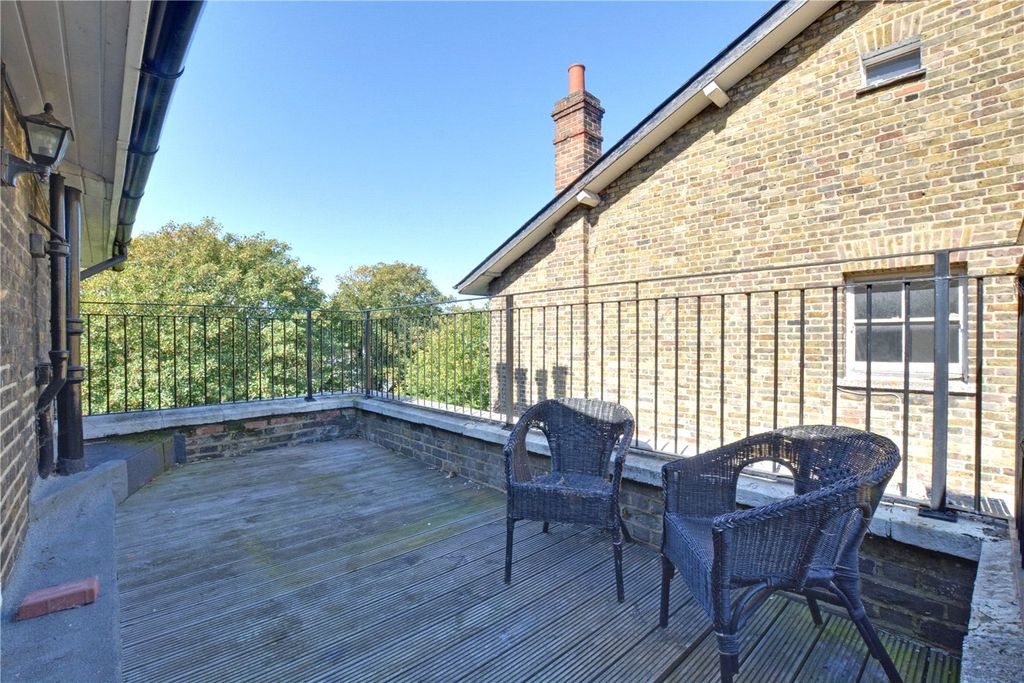 Property photo 2 of 12 Picture No. 13