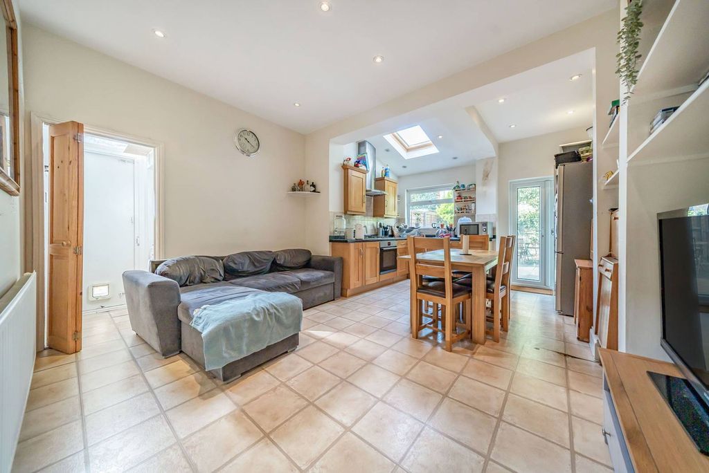 Property photo 1 of 9