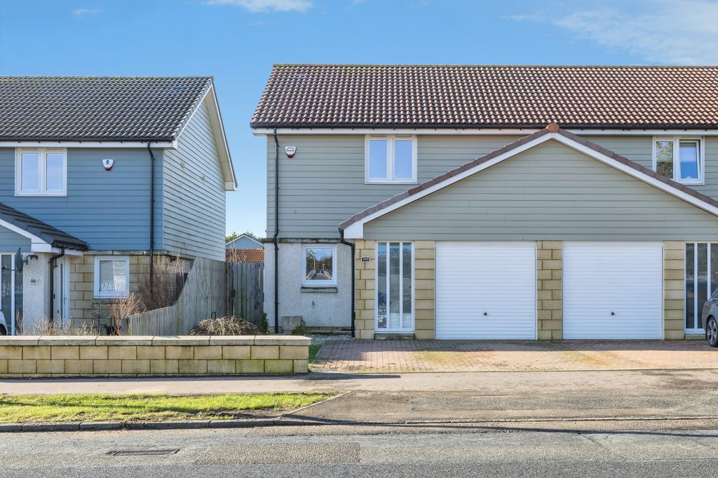 Property photo 2 of 15 Front View