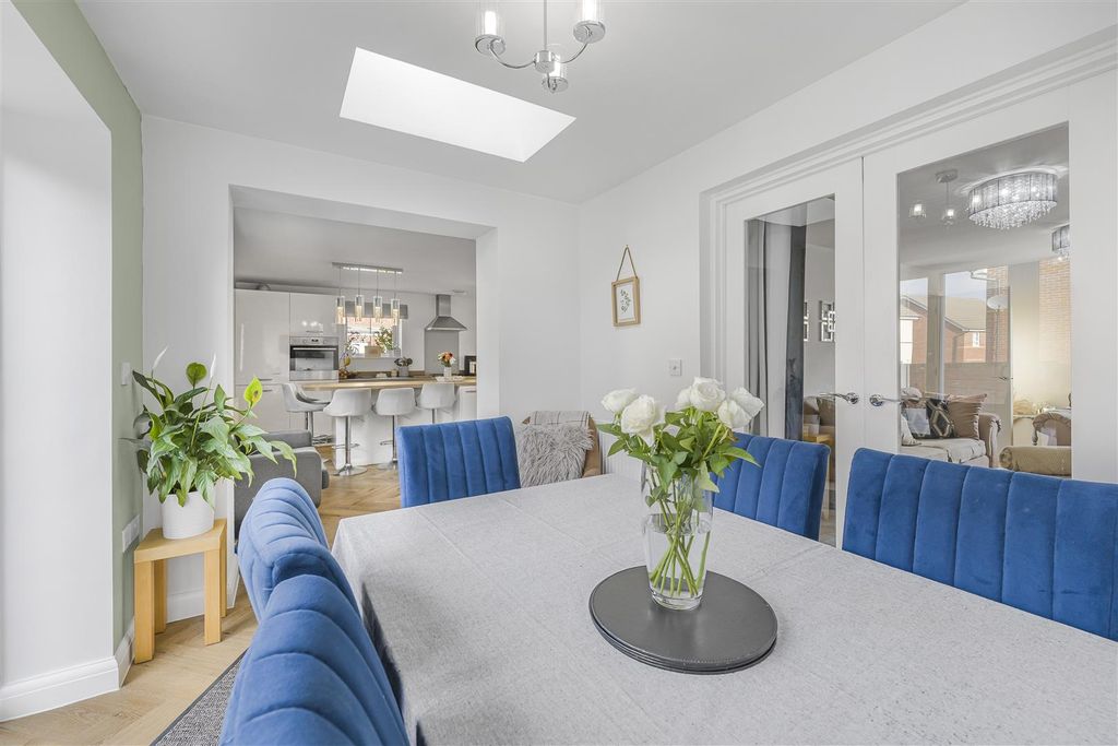 Property photo 3 of 21