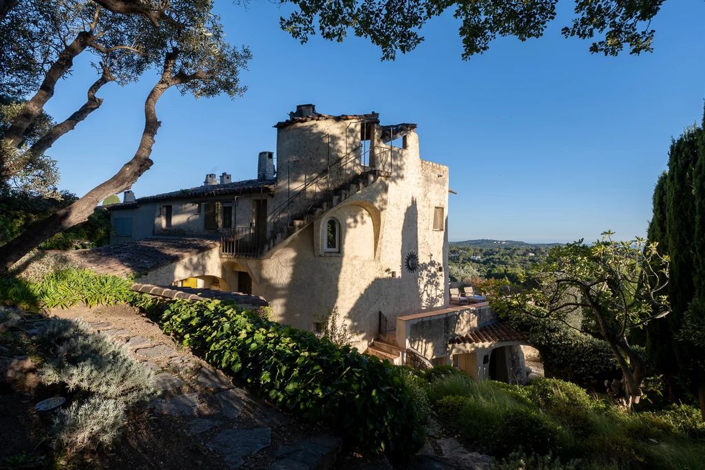 Property photo 1 of 28