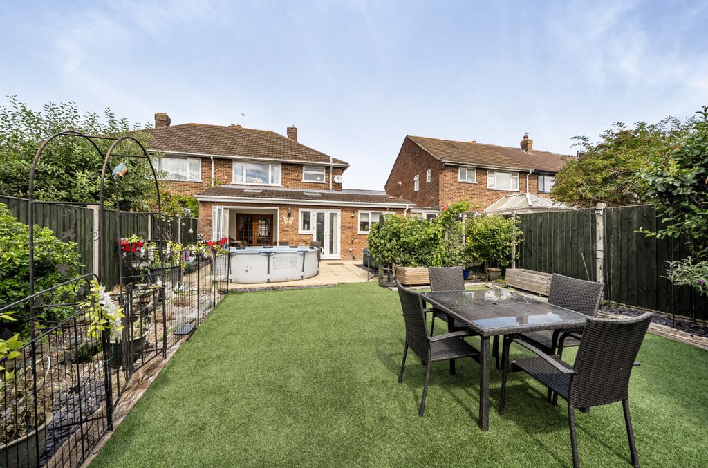 Property photo 3 of 13 14972824